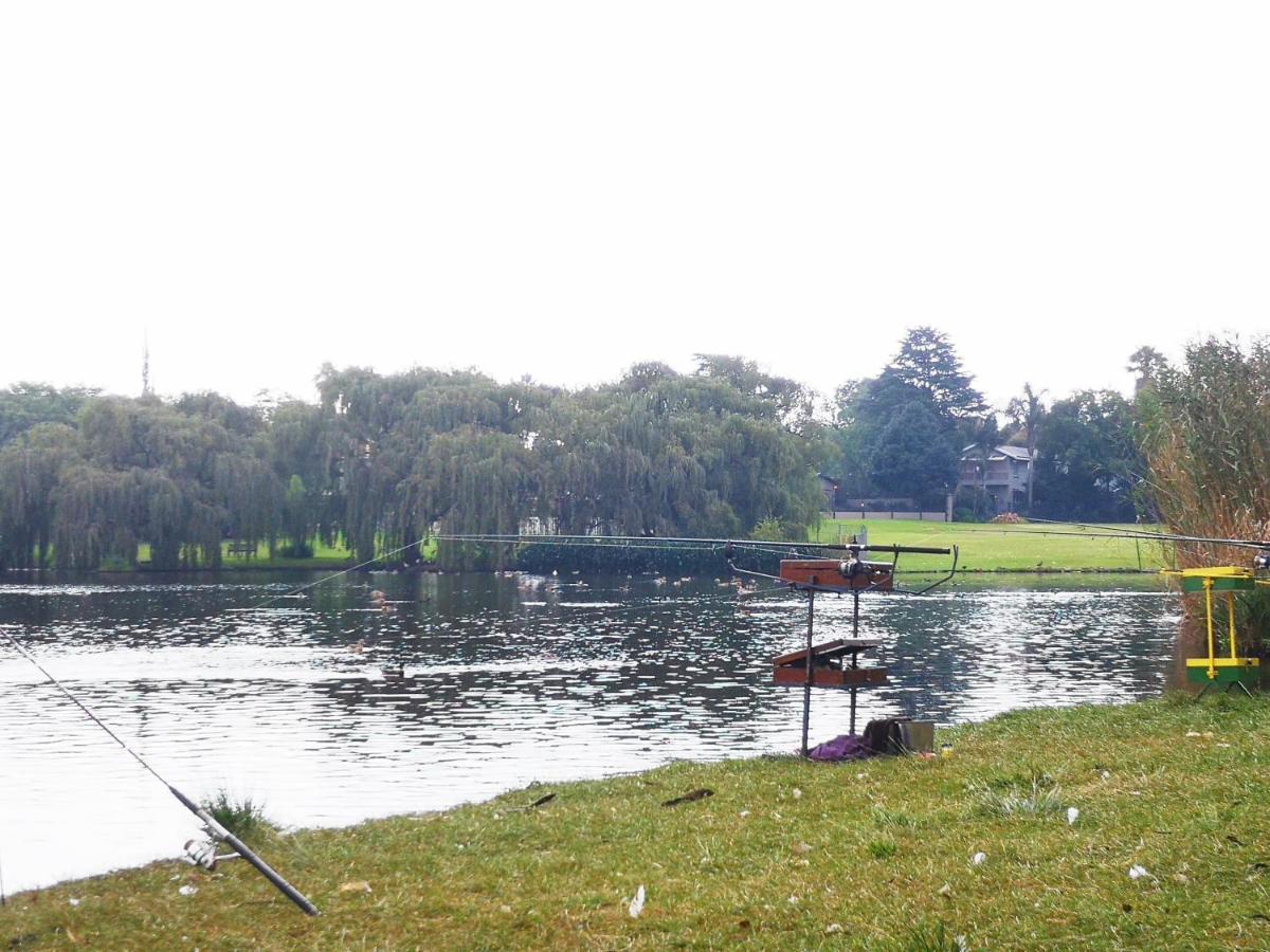Southy Inn By The Lake Benoni Exterior photo